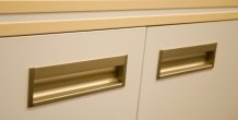 Detail zapuštěných úchytek 