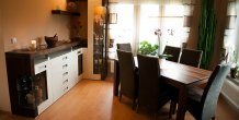 spojení divoké struktury dřeva s moderními materiály
